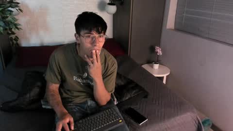 Snapshot of andyjoy_ chatting on 10-06-25, 11:07 Andy Joy online show from 10-06-25, 11:07