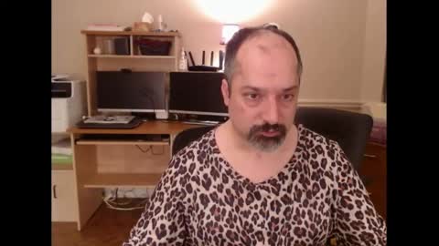 Snapshot of andymancanv2 chatting on 04-06-26, 02:42 AndyManCan2 online show from 04-06-26, 02:42