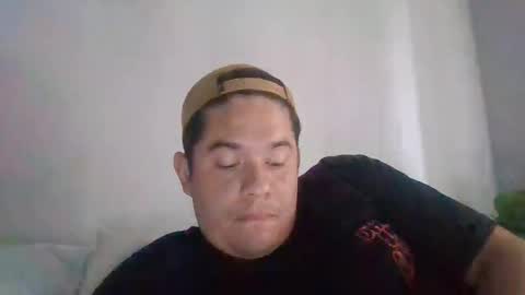 Snapshot of andyzeta10 chatting on 01-06-25, 03:19 andyzeta10 online show from 01-06-25, 03:19