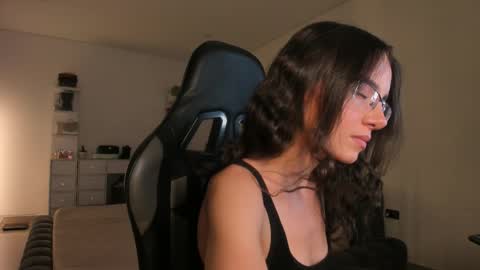 Snapshot of anelisse_ chatting on 02-24-26, 03:48 online show from 02-24-26, 03:48