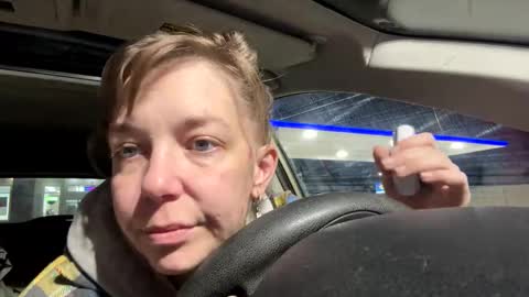 Snapshot of aneoakley chatting on 10-26-25, 09:59 aneoakley online show from 10-26-25, 09:59