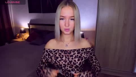 Snapshot of anfisalorns chatting on 10-12-25, 02:27 Anfisa online show from 10-12-25, 02:27