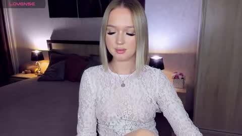 Snapshot of anfisalorns chatting on 10-29-25, 04:42 Anfisa online show from 10-29-25, 04:42