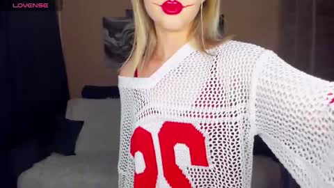 Snapshot of anfisalorns chatting on 11-11-25, 05:24 Anfisa online show from 11-11-25, 05:24