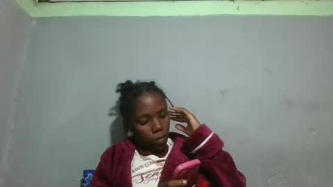 Snapshot of angeeliine chatting on 06-05-26, 02:23 angeeliine online show from 06-05-26, 02:23