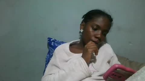 Snapshot of angeeliine chatting on 06-08-26, 05:35 angeeliine online show from 06-08-26, 05:35