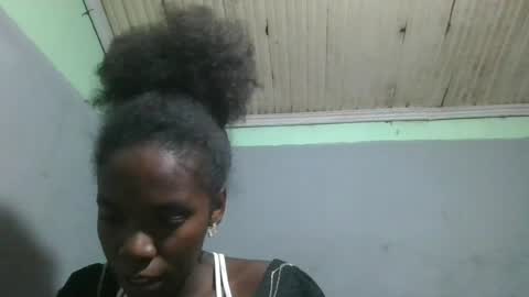 Snapshot of angeeliine chatting on 06-12-26, 10:36 angeeliine online show from 06-12-26, 10:36