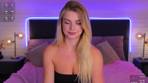 Snapshot of angel___blond chatting on 10-23-25, 12:37 Angel blond online show from 10-23-25, 12:37