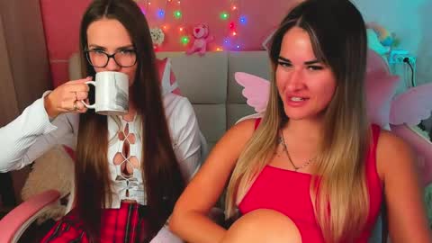 Snapshot of angel_and_demon0304 chatting on 05-31-26, 03:04 Ivanna and Jessica online show from 05-31-26, 03:04