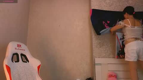 angel_asia_ online show from 12-18-25, 10:43