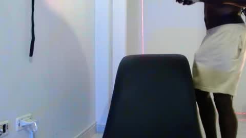 Snapshot of angel_blakee chatting on 12-07-24, 03:47 Angel Blake online show from 12-07-24, 03:47