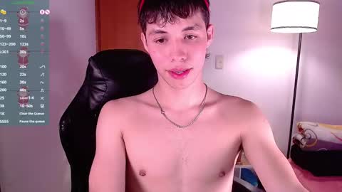 Snapshot of angel_bless19 chatting on 12-19-24, 12:45 Angel help me with 100 thumbs up online show from 12-19-24, 12:45