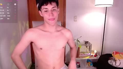 Snapshot of angel_bless19 chatting on 01-04-25, 01:52 Angel help me with 100 thumbs up online show from 01-04-25, 01:52