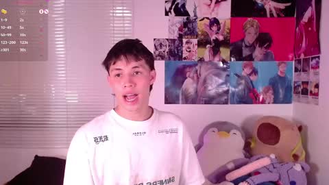 Snapshot of angel_bless19 chatting on 02-05-25, 08:14 Angel help me with 100 thumbs up online show from 02-05-25, 08:14