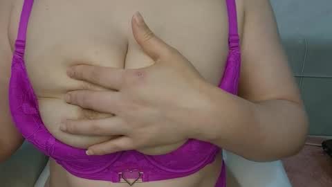 Angel coco online show from 11-22-25, 05:28