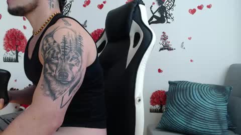 Snapshot of angel_curl chatting on 01-19-25, 04:14 Angel Curl online show from 01-19-25, 04:14