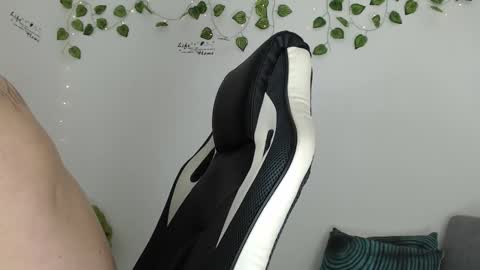 Angel Curl online show from 01-16-26, 08:13