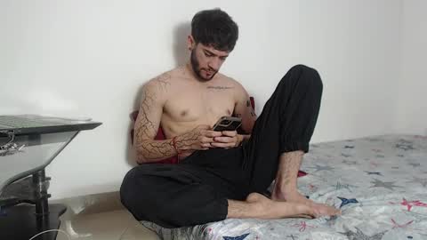 Snapshot of angel_damons_ chatting on 10-04-25, 02:48 Angel Damons online show from 10-04-25, 02:48