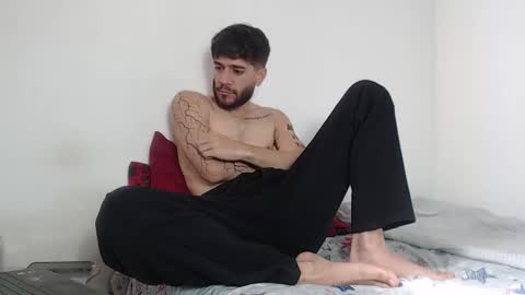 Snapshot of angel_damons_ chatting on 10-31-25, 01:45 Angel Damons online show from 10-31-25, 01:45