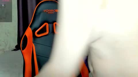 Snapshot of angel_doll585 chatting on 10-07-25, 10:40 Fallen Angel online show from 10-07-25, 10:40