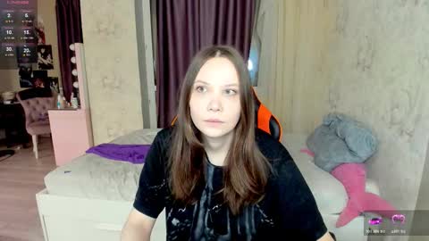 Snapshot of angel_doll585 chatting on 10-30-25, 12:12 Fallen Angel online show from 10-30-25, 12:12