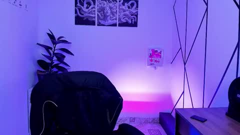 Angel-dragun online show from 10-18-25, 03:20