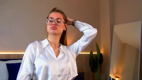 Angel - your mood online show from 02-09-26, 07:23