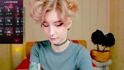 Snapshot of angel_julles chatting on 11-14-25, 01:37 Angel Dust online show from 11-14-25, 01:37