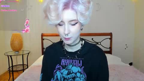 Snapshot of angel_julles chatting on 11-22-25, 01:15 Angel Dust online show from 11-22-25, 01:15