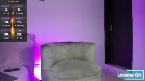 angel_kyrozz online show from 06-18-26, 07:07