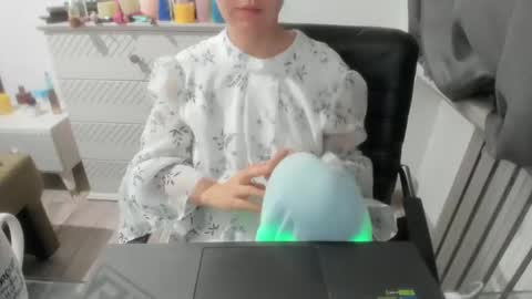 Snapshot of angel_lee__ chatting on 02-18-25, 03:54 angel_lee__ online show from 02-18-25, 03:54