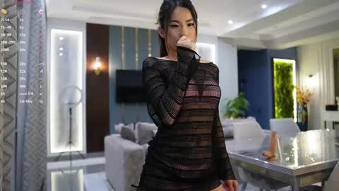 Luisa online show from 02-22-25, 01:57