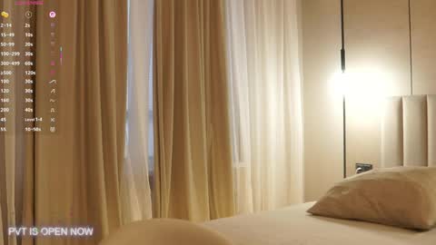 Luisa online show from 04-02-26, 01:42