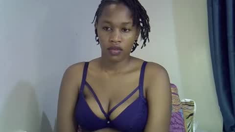 Snapshot of angel_mia5 chatting on 05-06-26, 10:48 angel_mia5 online show from 05-06-26, 10:48