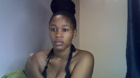 Snapshot of angel_mia5 chatting on 06-23-26, 02:09 angel_mia5 online show from 06-23-26, 02:09