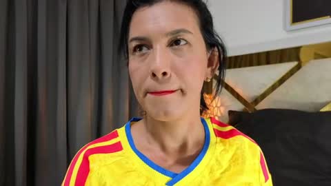 Nicolle  online show from 06-23-26, 10:57