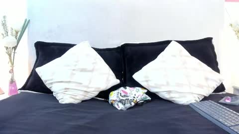 Snapshot of angel_velvet_ chatting on 02-28-26, 02:18 angel_velvet_ online show from 02-28-26, 02:18