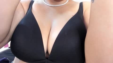 Snapshot of angel_velvet_ chatting on 03-02-26, 02:13 angel_velvet_ online show from 03-02-26, 02:13