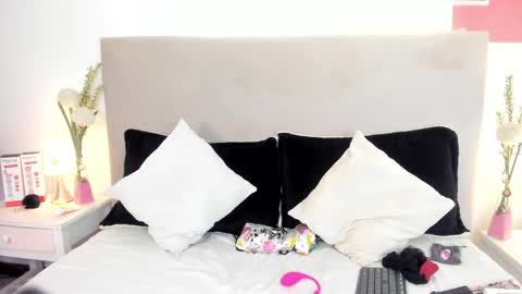 angel_velvet_ online show from 05-19-26, 01:56