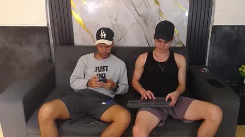 angel_villareal_ online show from 02-28-26, 04:35