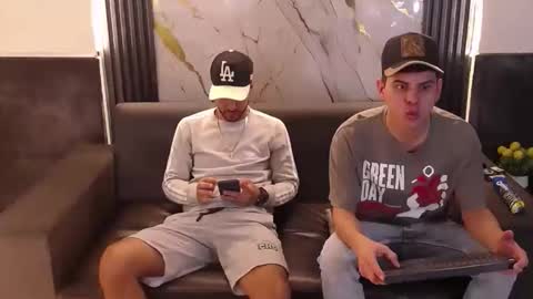 angel_villareal_ online show from 03-17-26, 04:06