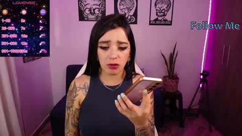 Snapshot of angela_lauren chatting on 11-05-25, 10:21 Angela online show from 11-05-25, 10:21