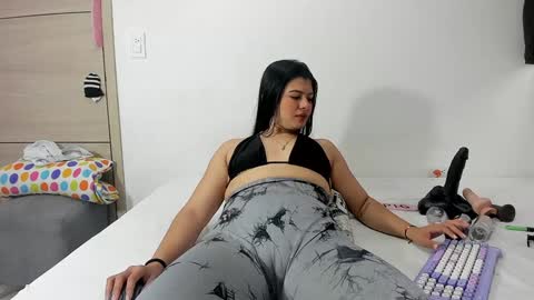 Snapshot of angela_lia_ chatting on 01-07-25, 03:02 Angela online show from 01-07-25, 03:02
