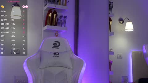 Angela online show from 02-08-25, 12:39