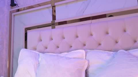angela_white22 online show from 04-30-26, 07:20