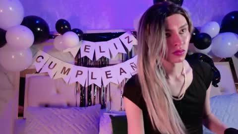 angela_white22 online show from 05-18-26, 03:51