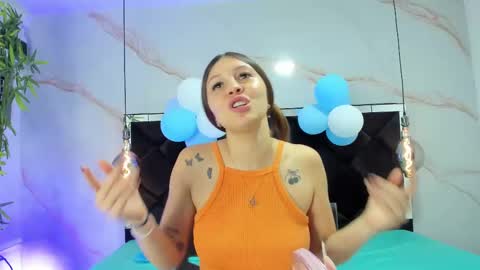 Snapshot of angelaa_cute chatting on 09-27-25, 12:21 ANGELA online show from 09-27-25, 12:21