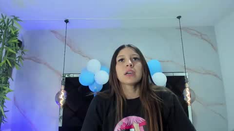 Snapshot of angelaa_cute chatting on 09-30-25, 12:10 ANGELA online show from 09-30-25, 12:10