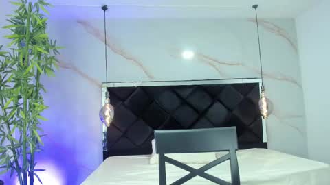 Snapshot of angelaa_cute chatting on 10-07-25, 12:13 ANGELA online show from 10-07-25, 12:13