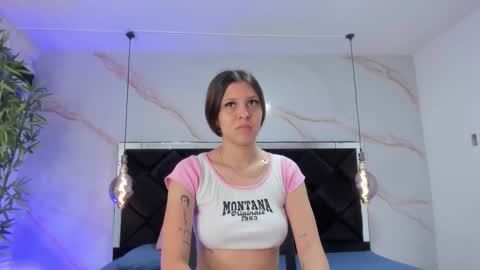 Snapshot of angelaa_cute chatting on 10-16-25, 12:17 ANGELA online show from 10-16-25, 12:17